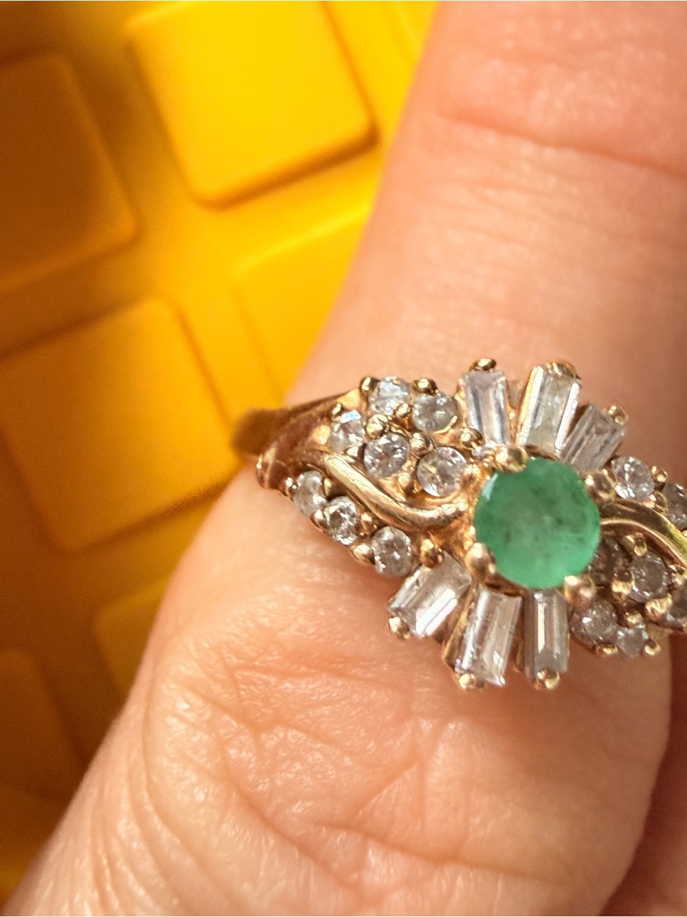 Vintage 1980s Ballerina 10kt Gold Emerald & Diamond Cluster Ring ACC8 .95 ctw - Picture 14 of 17